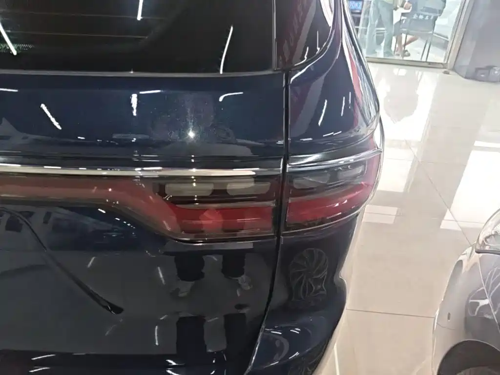 Jeep Grand Commander — миниатюра 8