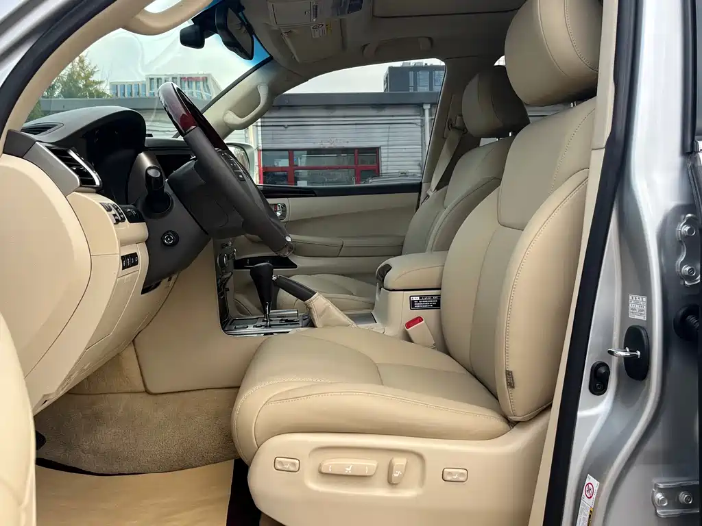 Lexus LX — миниатюра 7