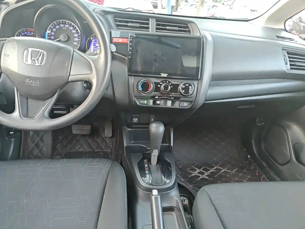 Honda Fit — миниатюра 10