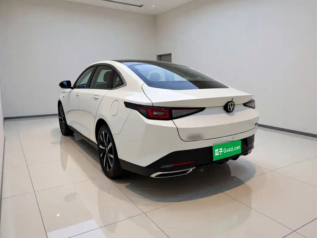 Changan Eado — миниатюра 4