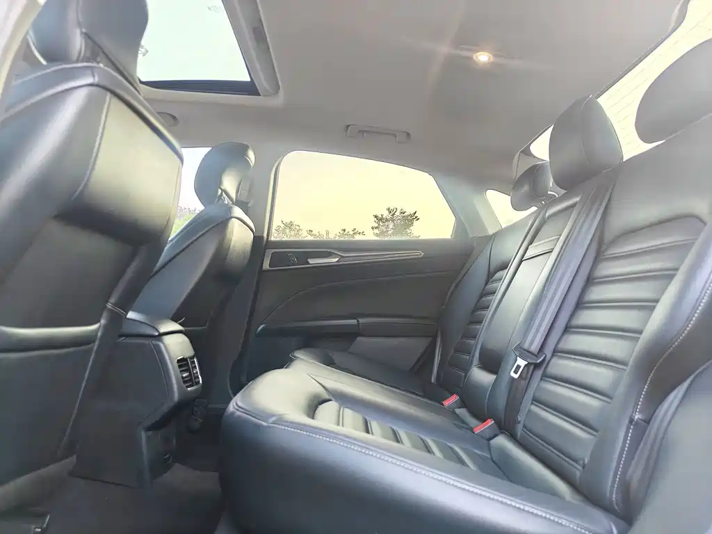 Ford Mondeo — миниатюра 17