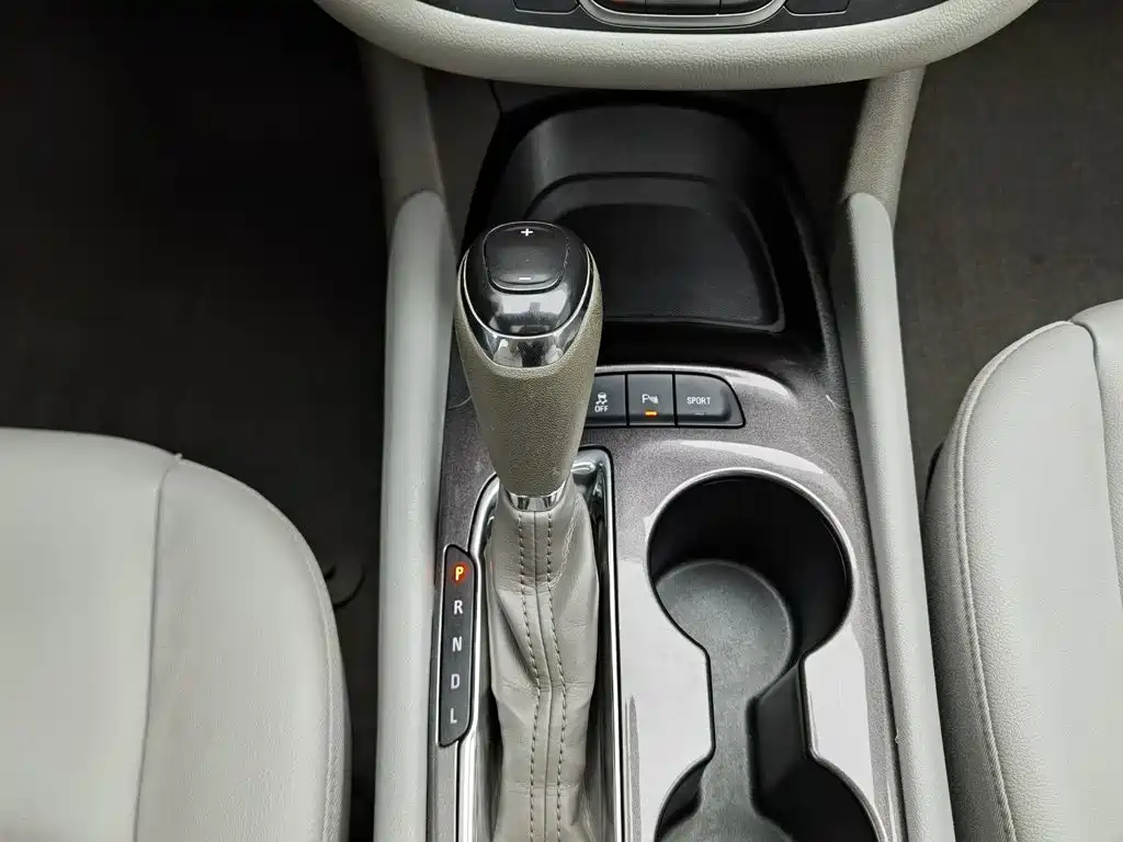 Chevrolet Malibu XL — миниатюра 13