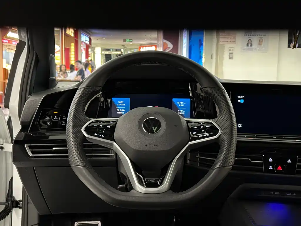 Volkswagen Golf — миниатюра 16