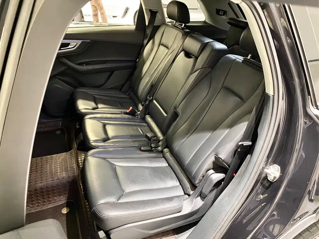 Audi Q7 — миниатюра 11