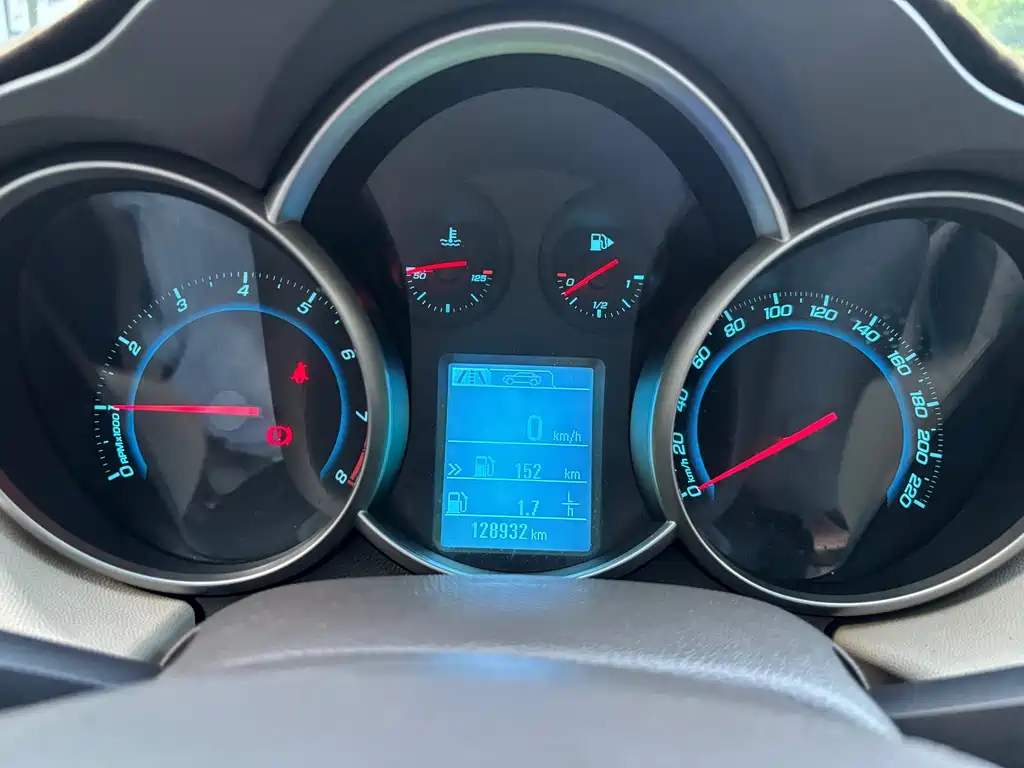 Chevrolet Cruze — миниатюра 14