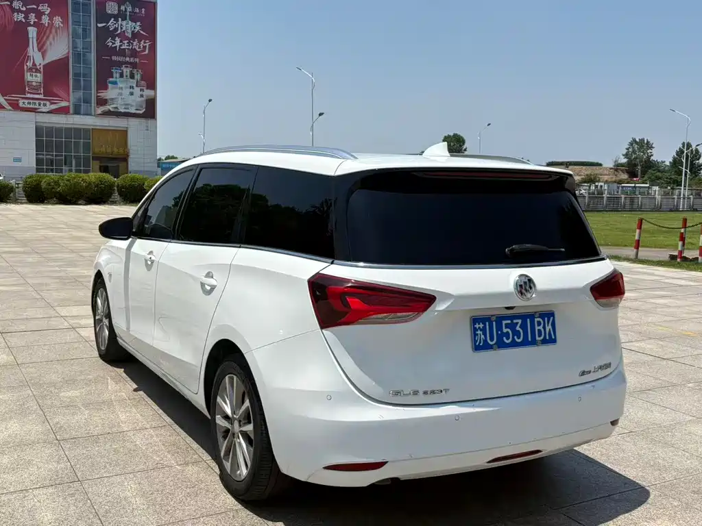 Buick GL6 2021 323T Elite
