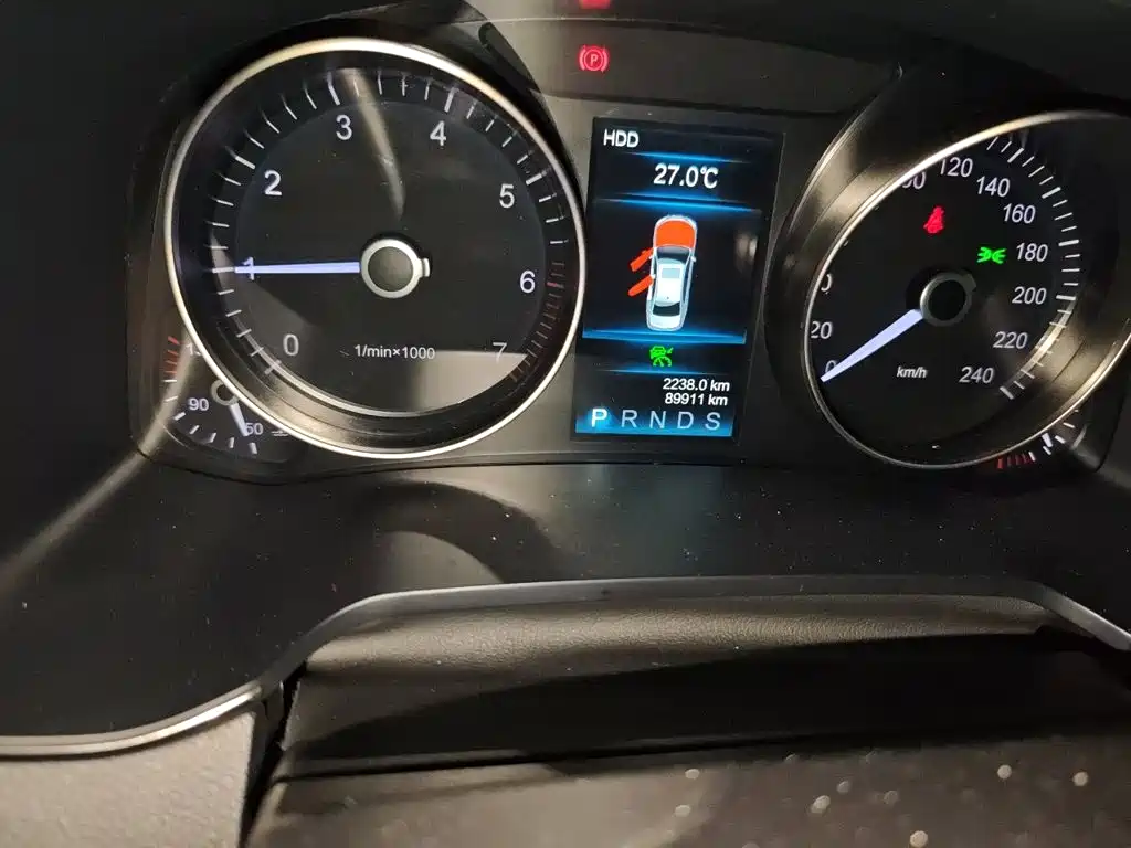 Hongqi Hongqi H7 — миниатюра 13