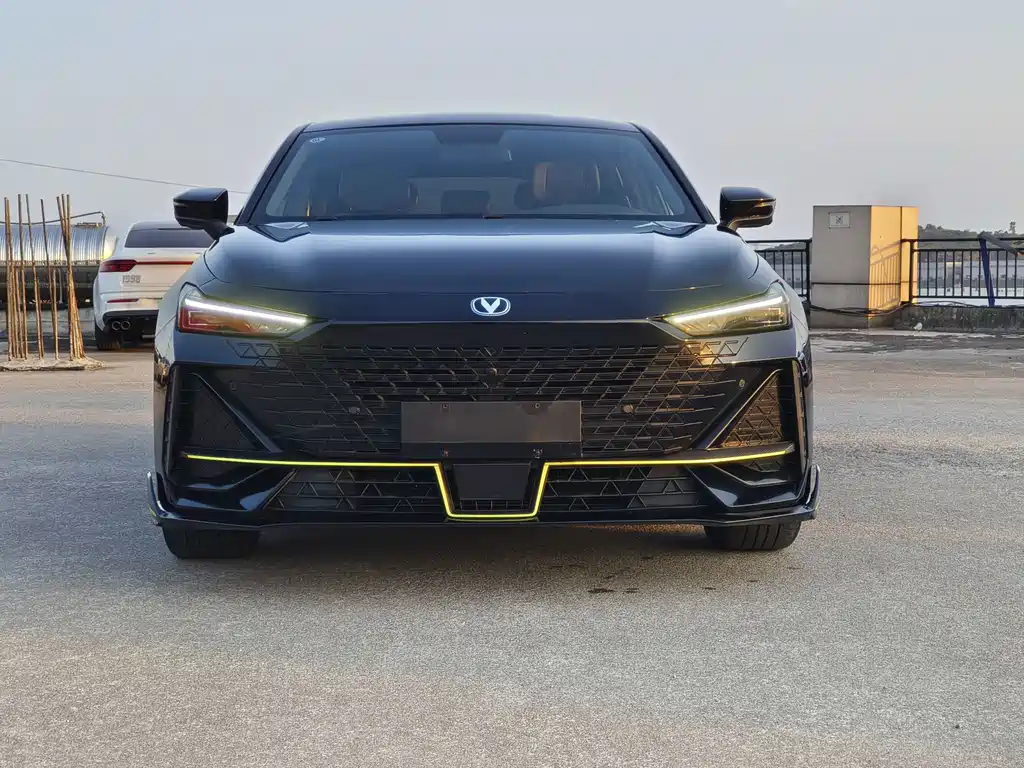 Changan UNI-V — миниатюра 3