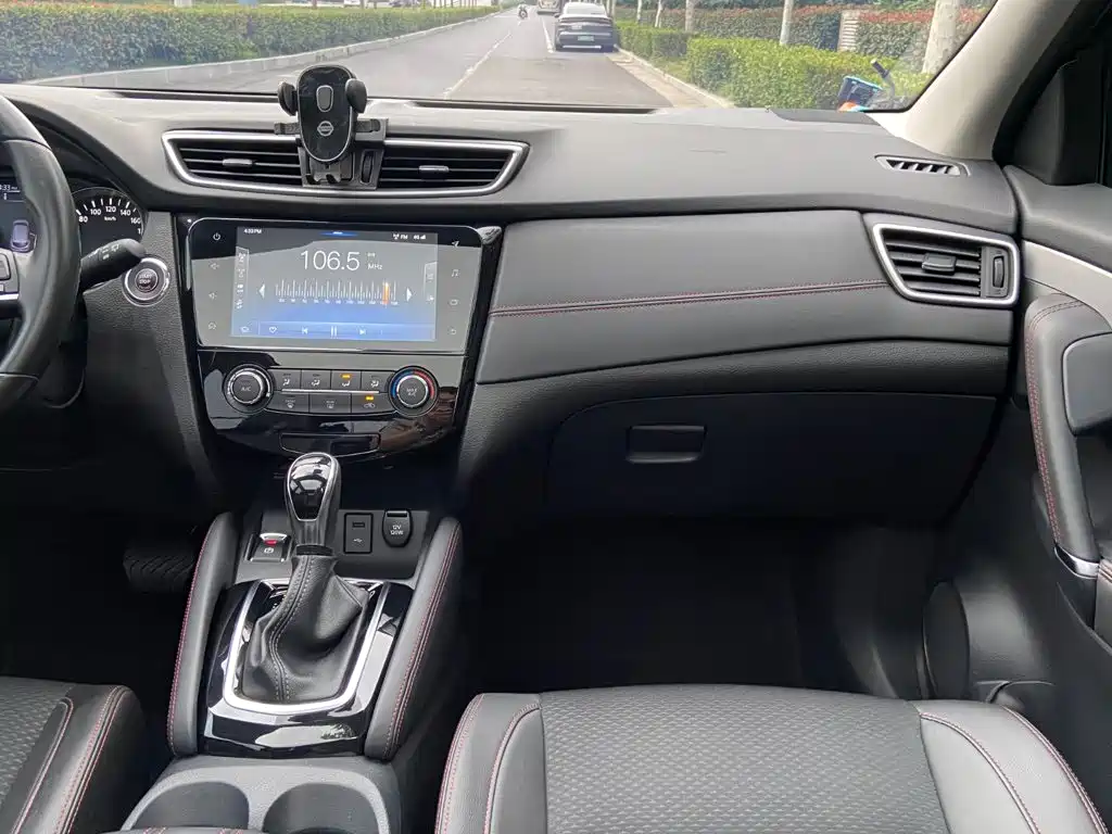 Nissan Qashqai — миниатюра 9
