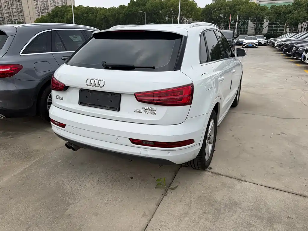 Audi Q3 2018 30 35 TFSI Fashion