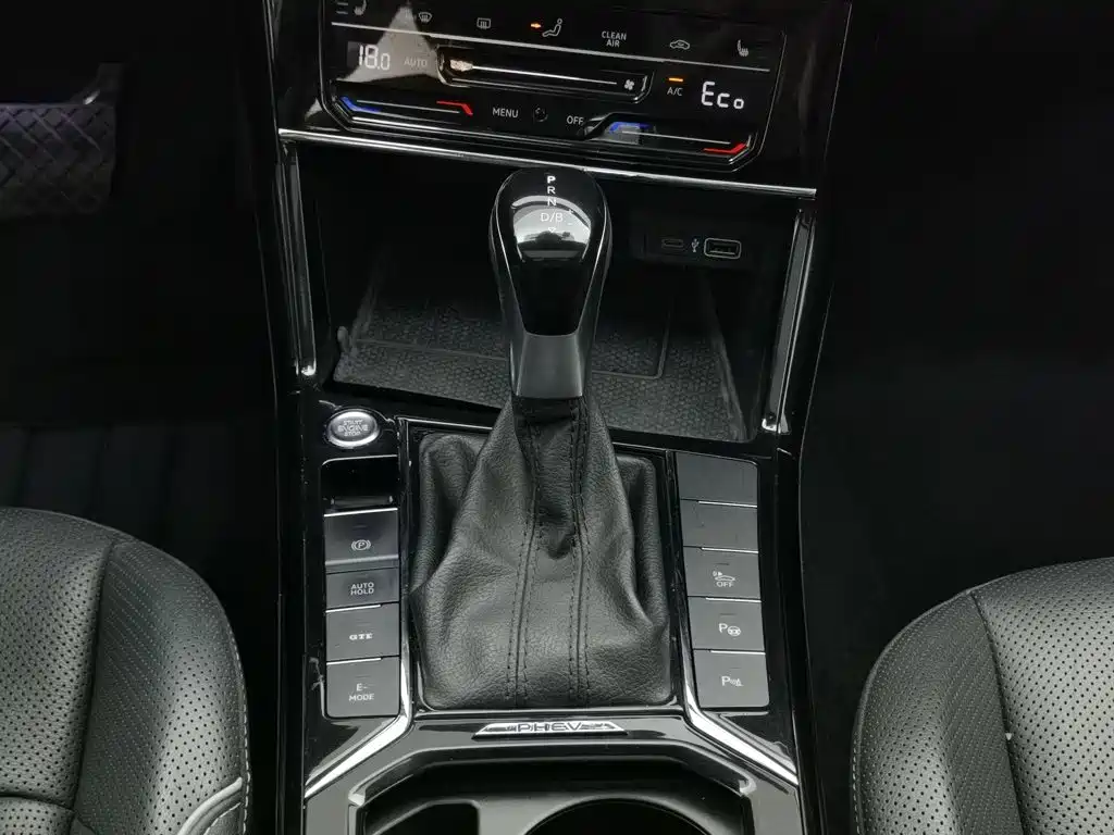 Volkswagen 帕萨特插电混动 — миниатюра 13