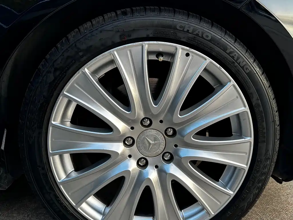 Mercedes-Benz E-Class — миниатюра 23