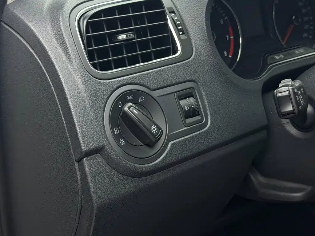 Volkswagen Polo — миниатюра 28