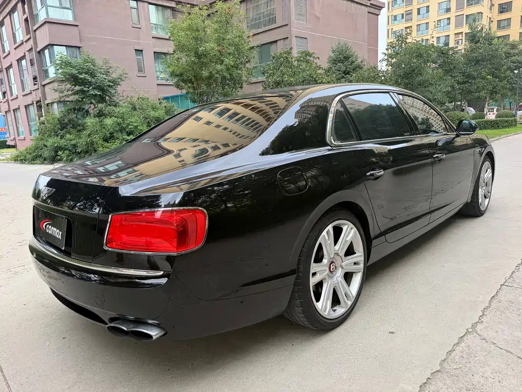 Bentley Flying Spur 4.0T V8 Premium Edition, фото 10