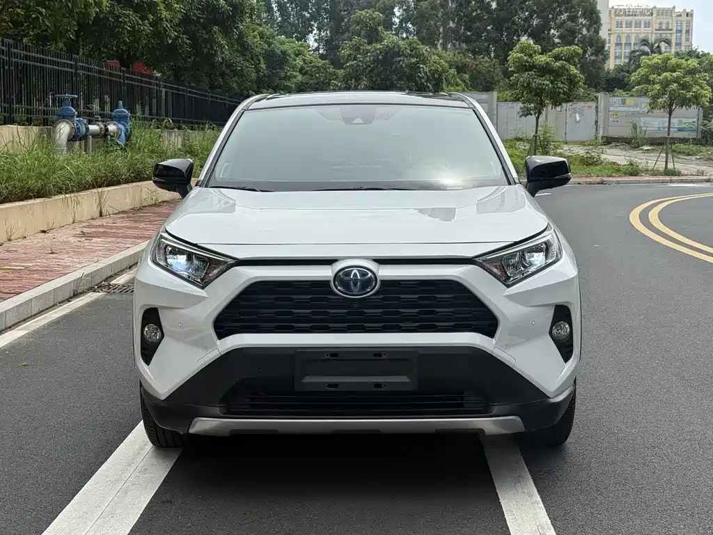 Toyota RAV4 2022 2.5L E-CVT Elite Plus