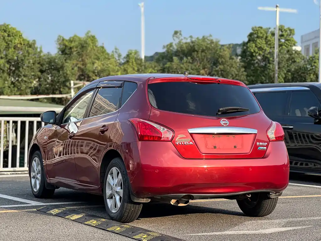Nissan Tiida — миниатюра 12