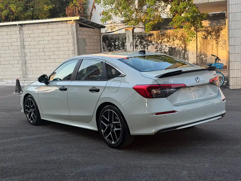 Honda Civic — миниатюра 12