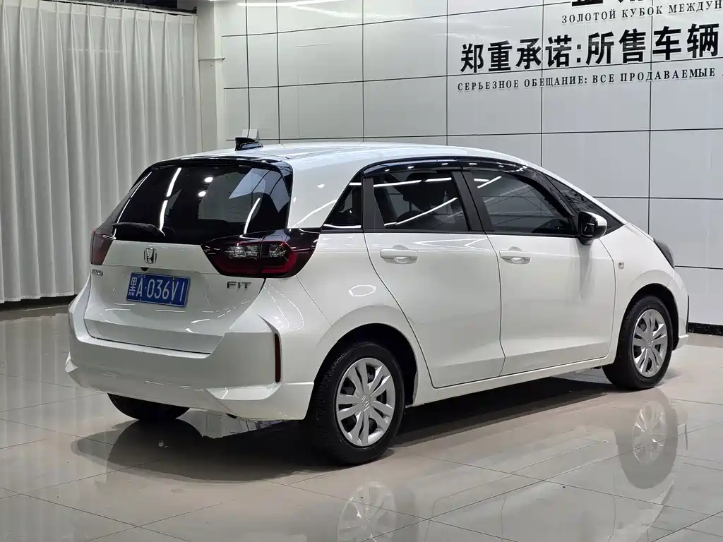Honda Fit — миниатюра 6
