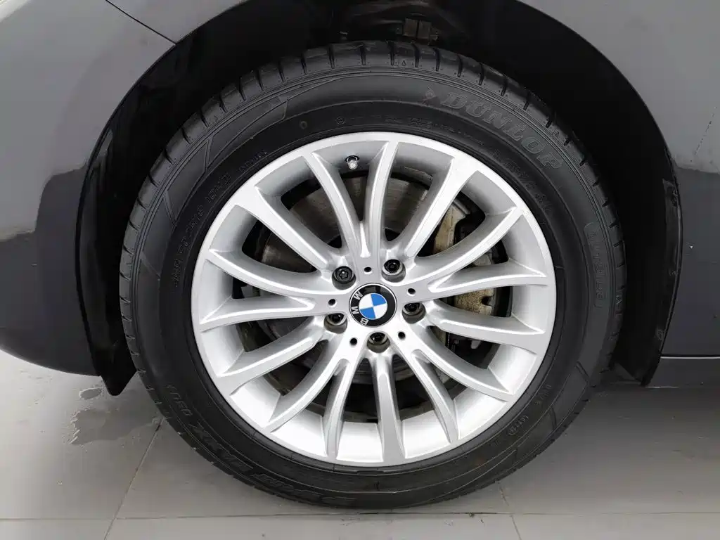 BMW 5 Series GT — миниатюра 17