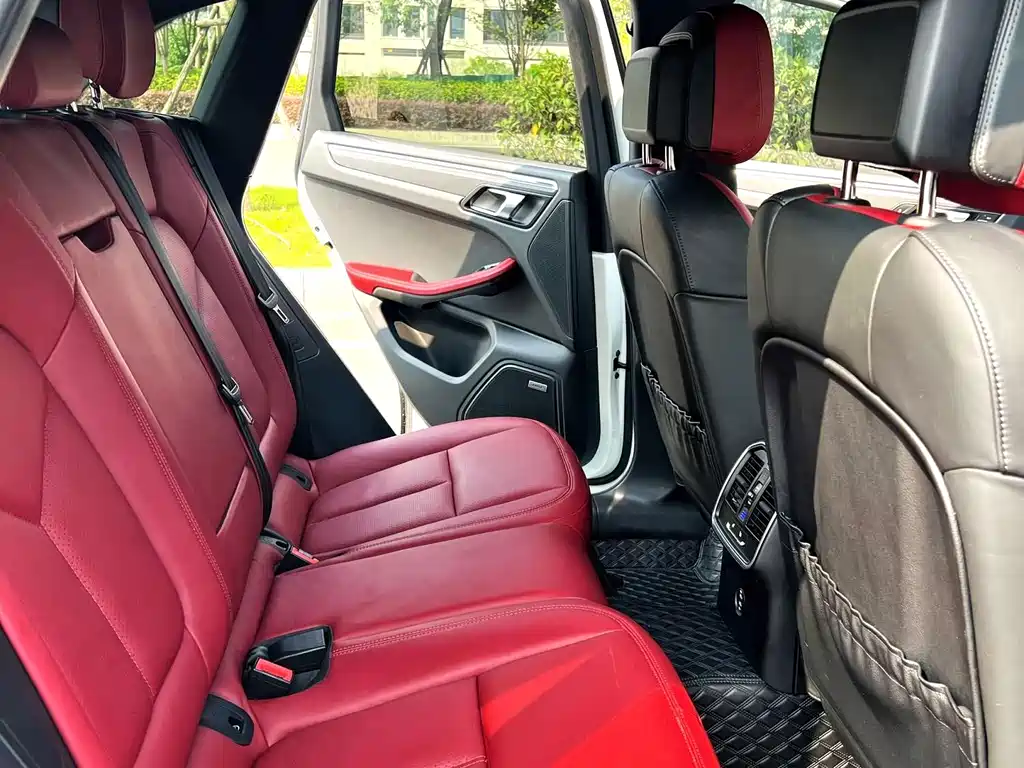 Porsche Macan — миниатюра 5