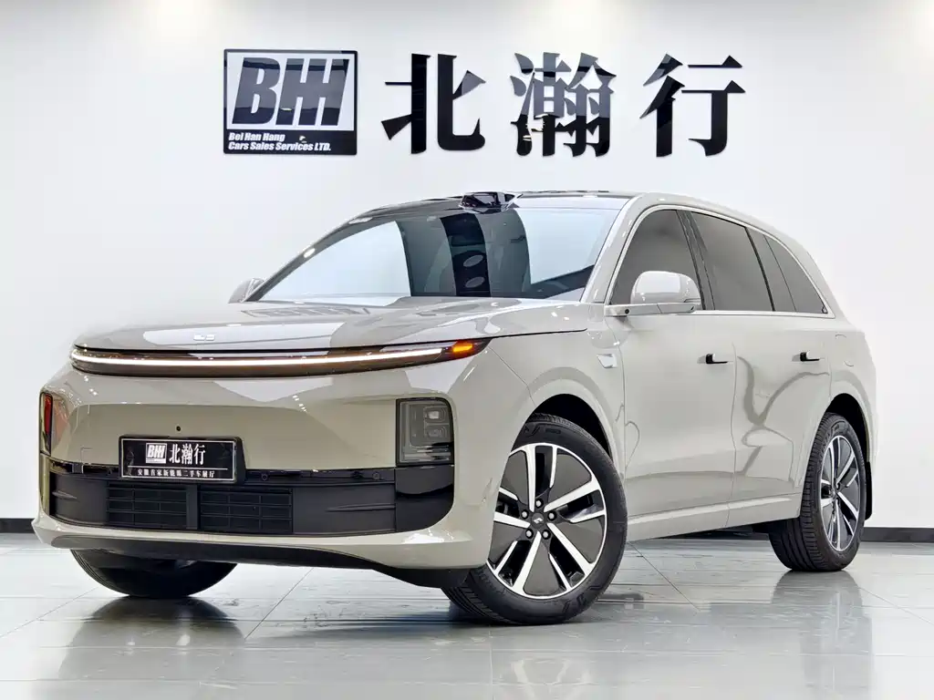 Li Auto Li L6 2025