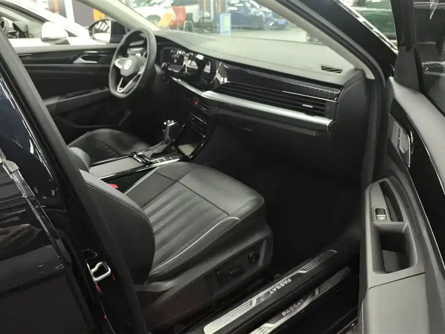 Volkswagen Passat 2022 330TSI Elite