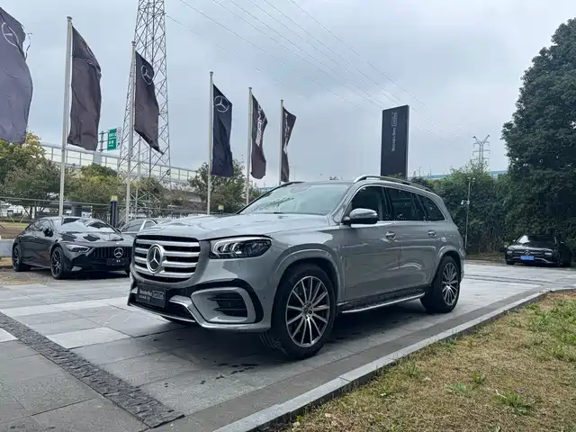 MERCEDES-BENZ GLS 2023