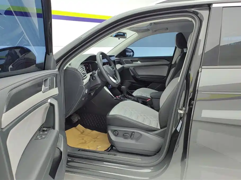 Volkswagen Tayron 2025 300TSI