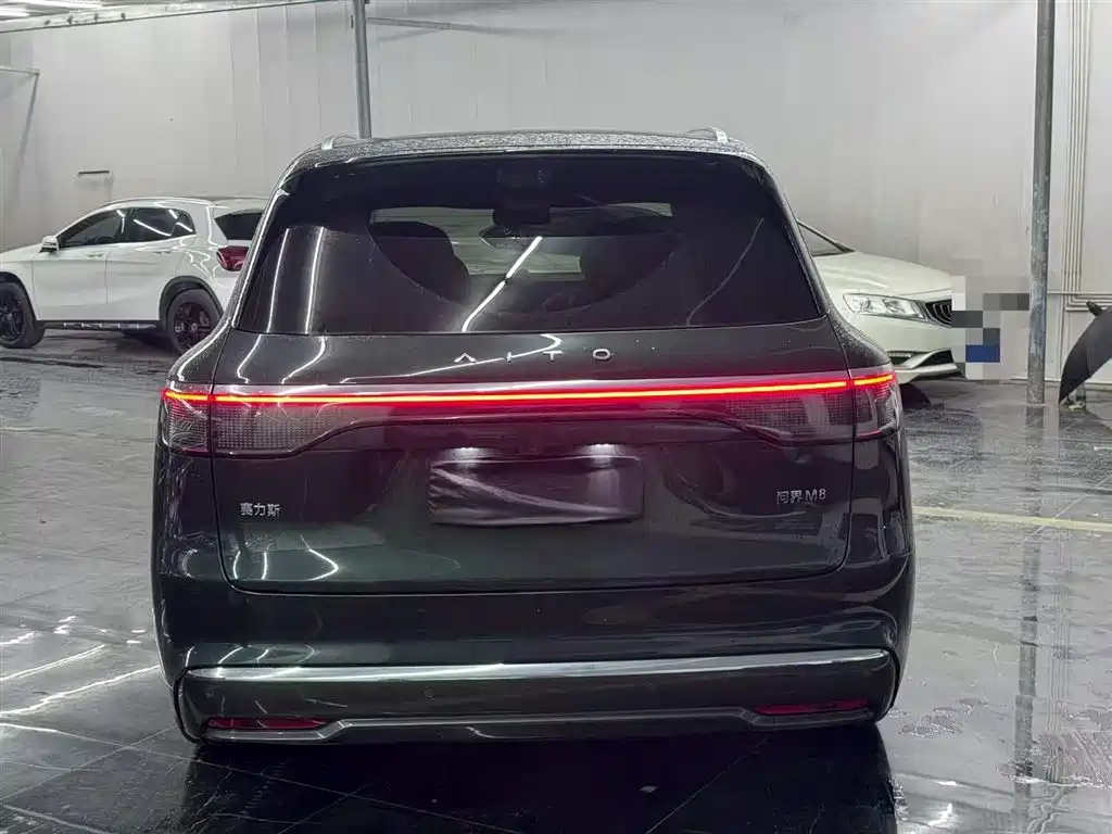 Aito M8 2025 Max+ 53.4kWh 5 мест (192 )
