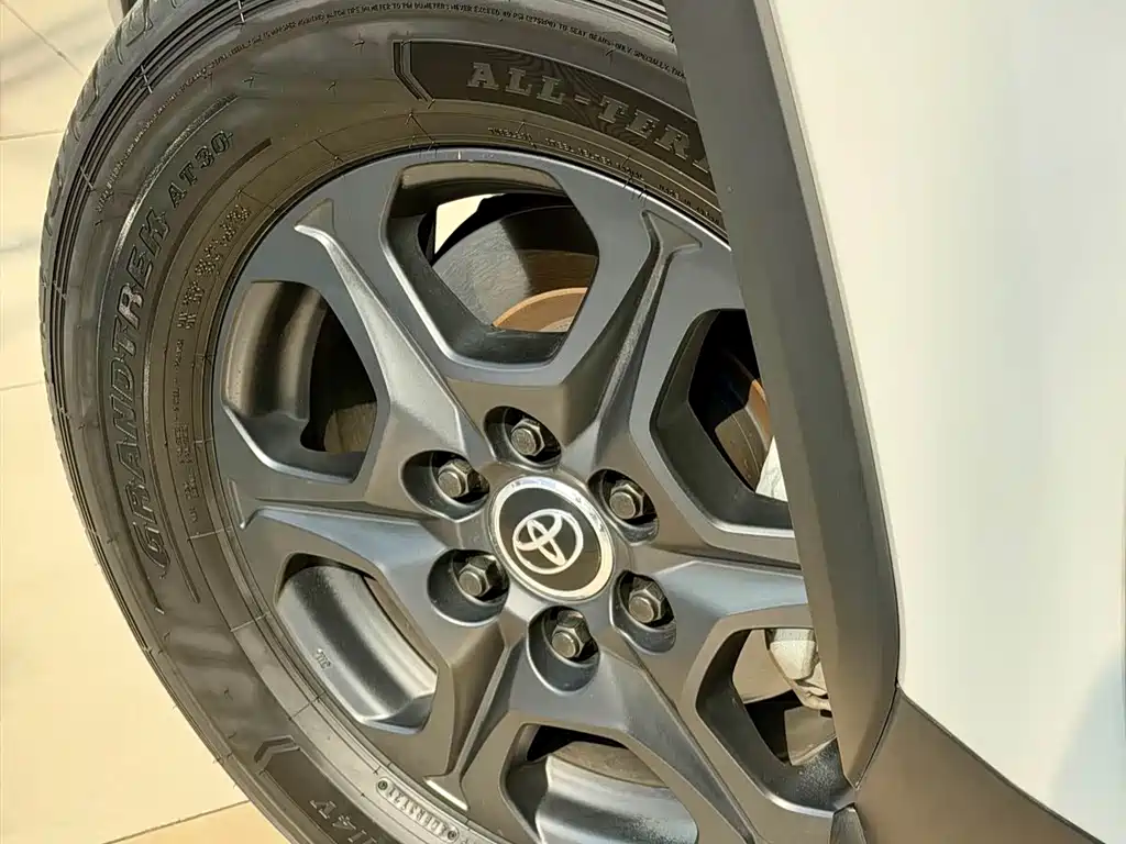 Toyota Land Cruiser — миниатюра 5