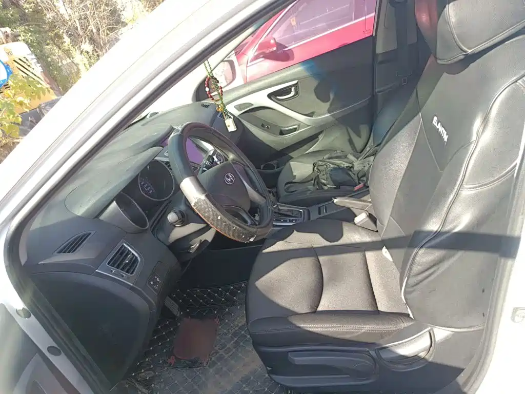 Hyundai Elantra Langdong — миниатюра 8