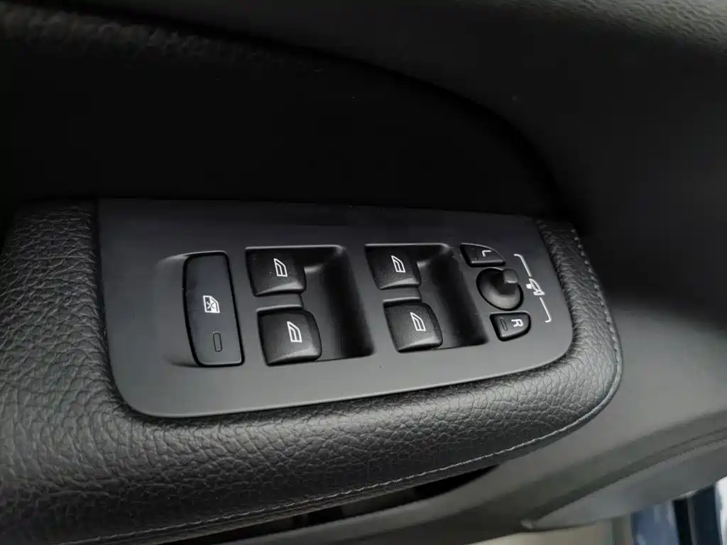 Volvo S60 — миниатюра 9