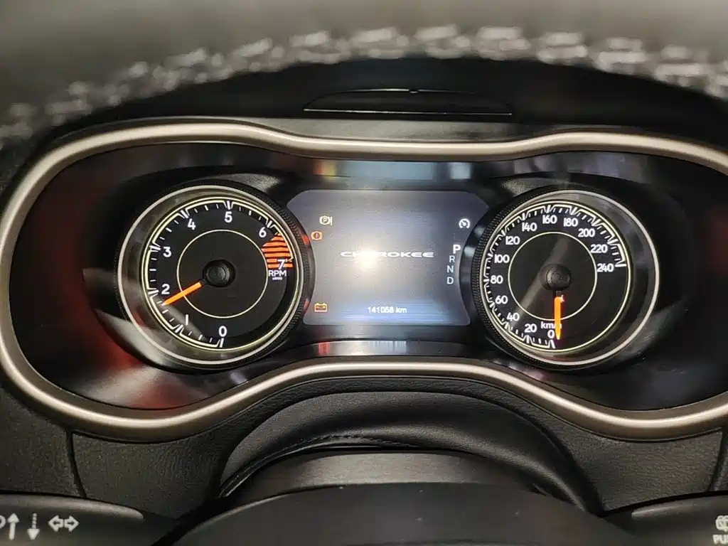 Jeep Cherokee — миниатюра 8
