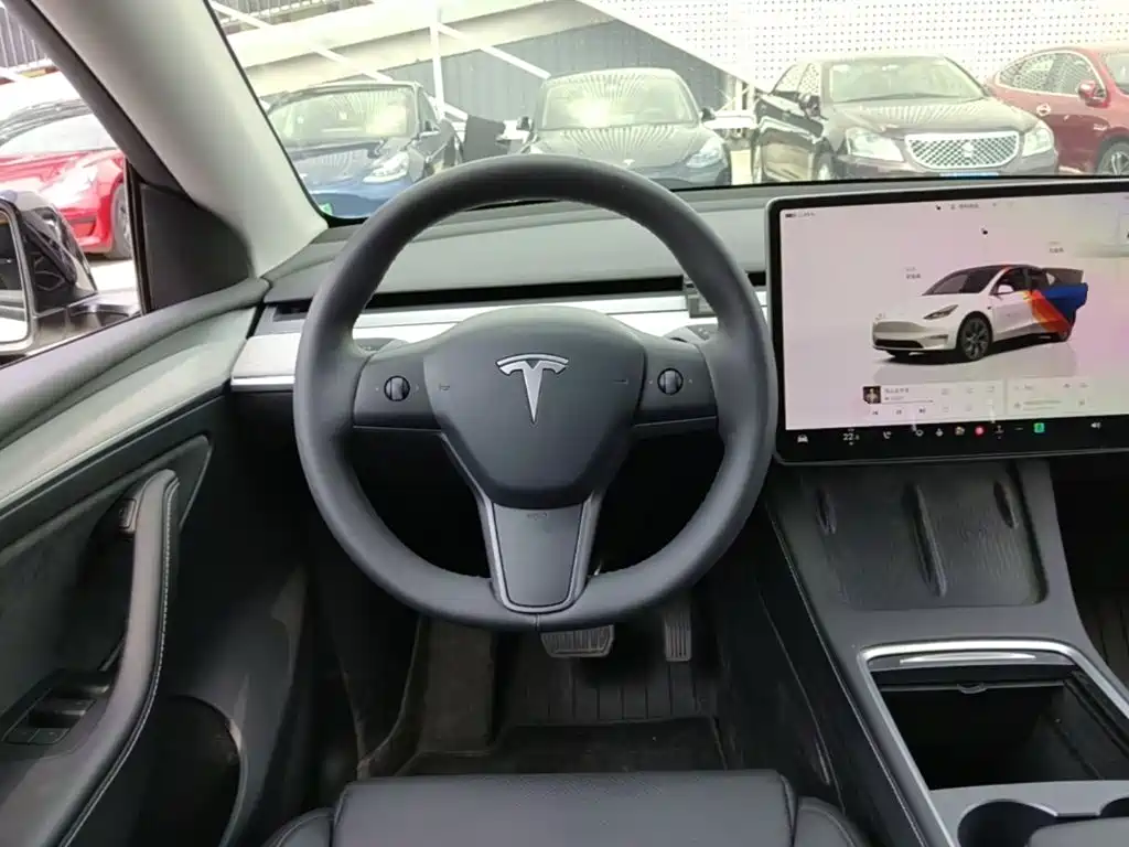Tesla Model Y — фотографии объявления, Фото 11