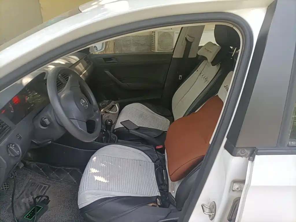 Volkswagen Santana — миниатюра 15