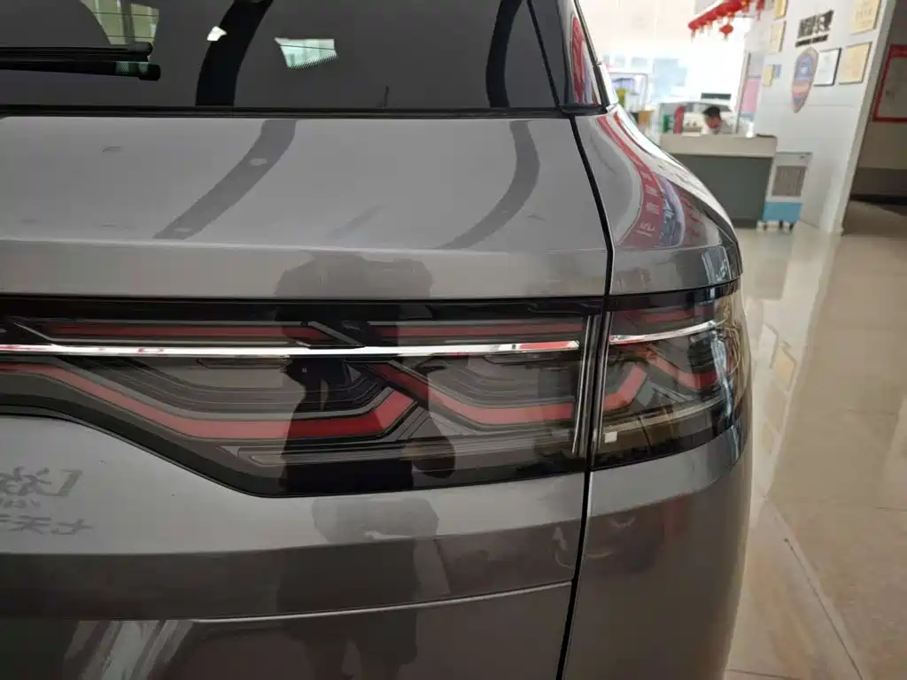 BYD L DM-i — миниатюра 8
