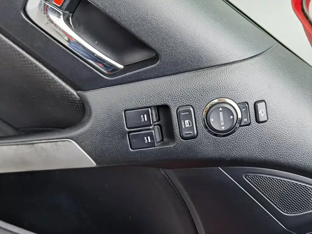 Hyundai Genesis Coupe — миниатюра 9