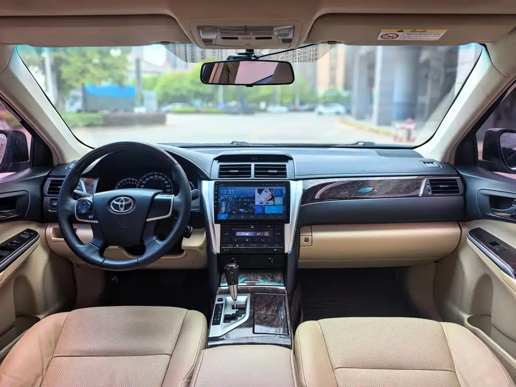 Toyota Camry — миниатюра 8