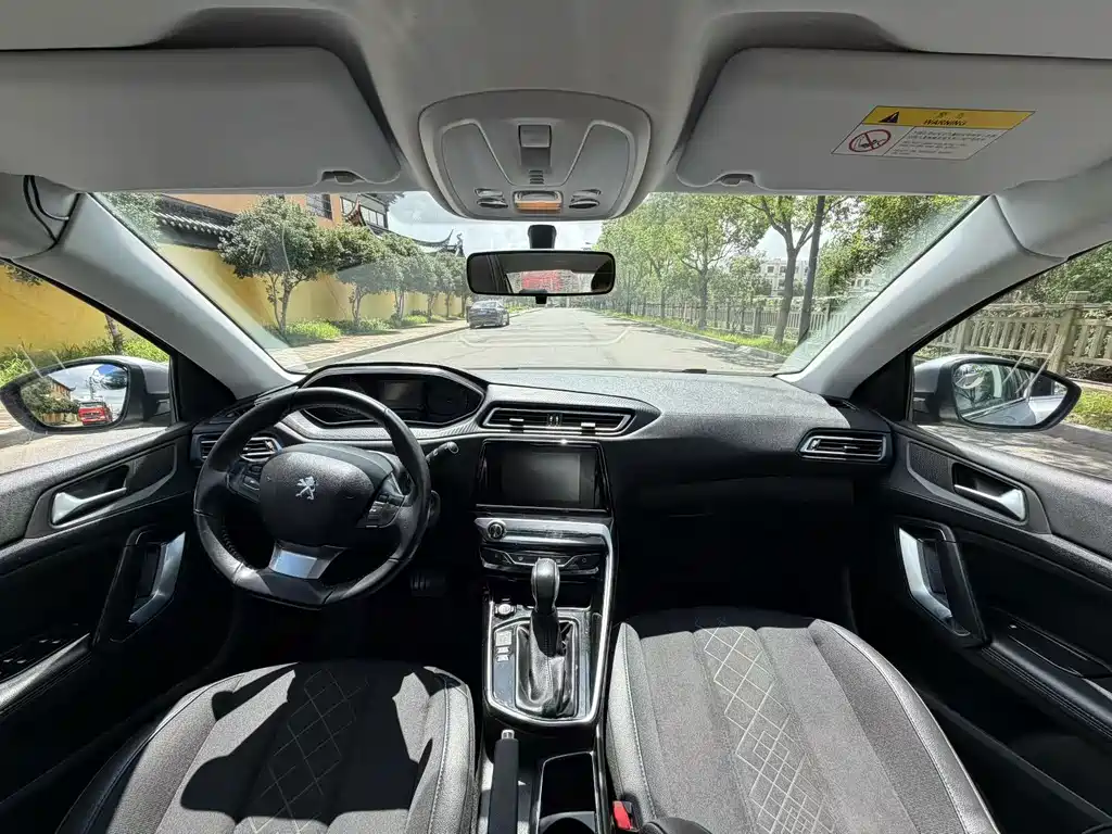 Peugeot 308 — миниатюра 5