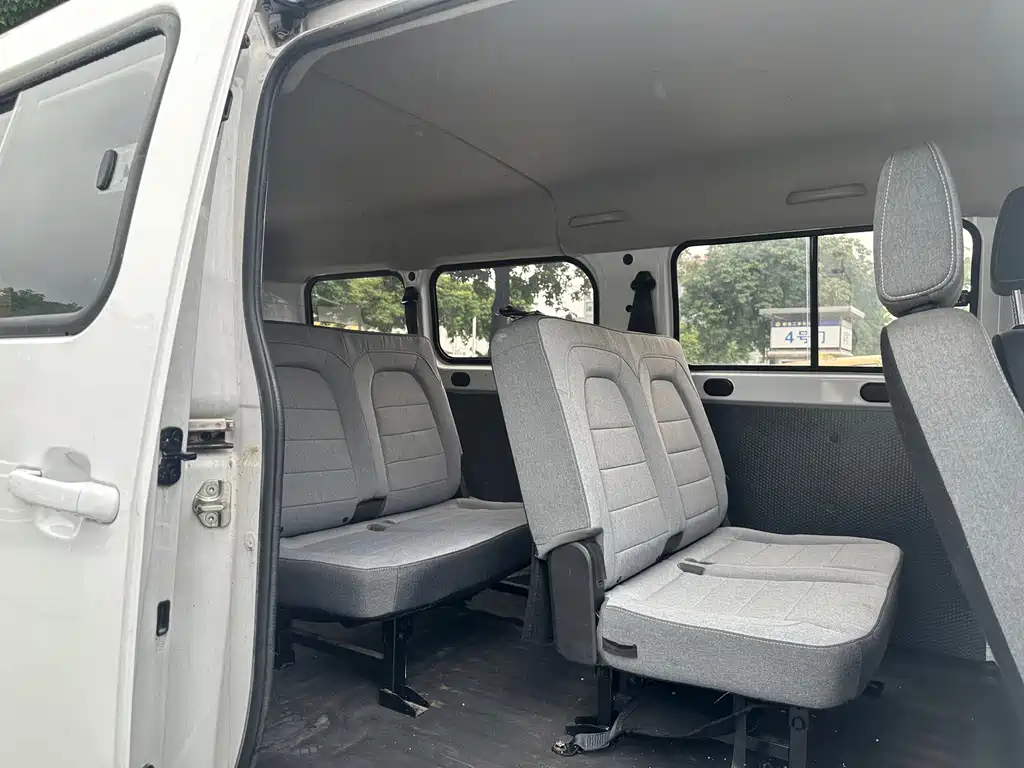Wuling Yangguang — миниатюра 6