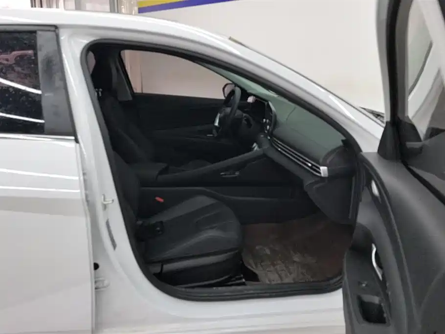 Hyundai Elantra 2023 1.5L CVT GLX Elite
