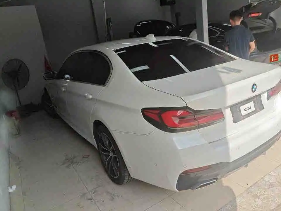 BMW 5 Series — миниатюра 6