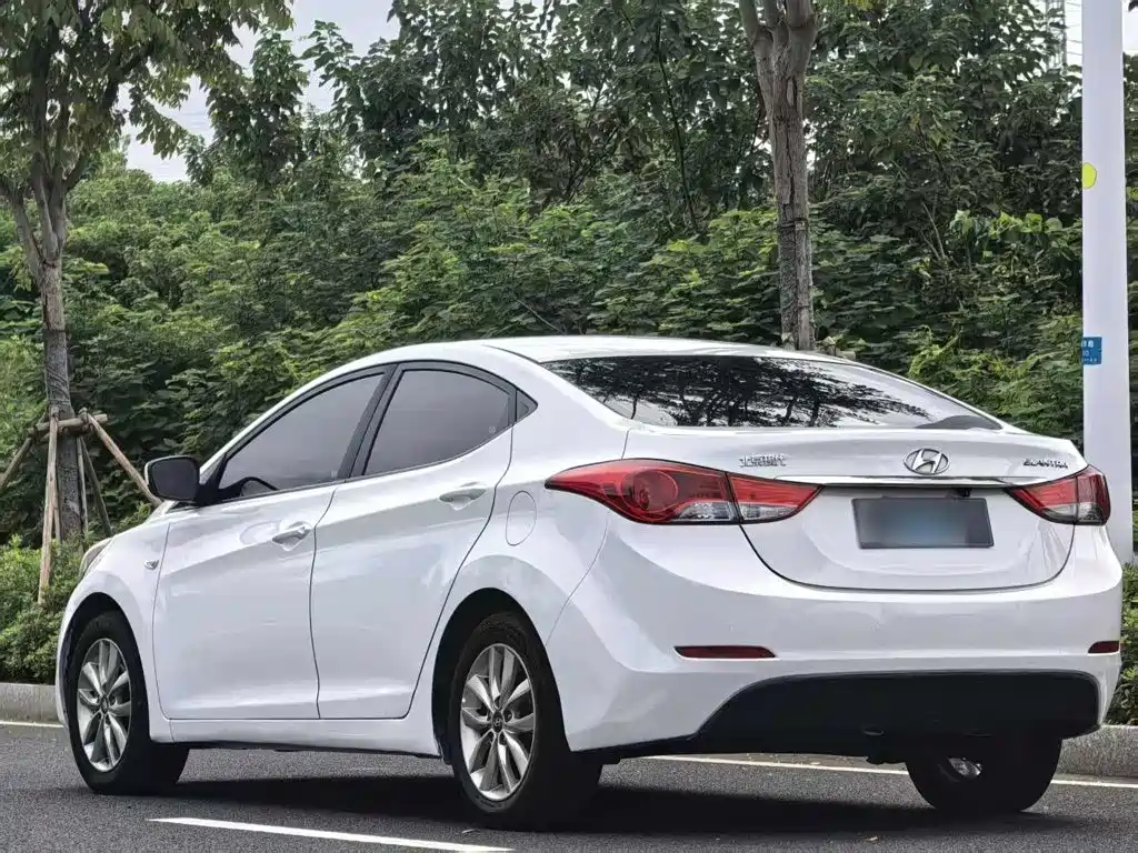 Hyundai Elantra Langdong — миниатюра 5