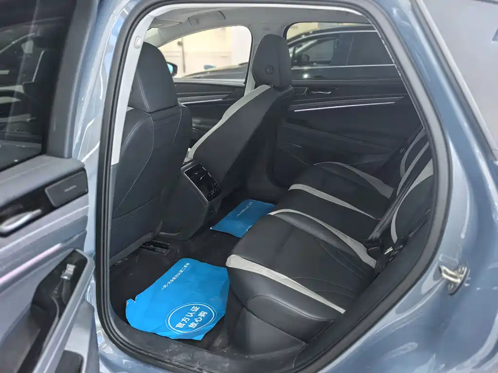 VOLKSWAGEN ID.7 VIZZION