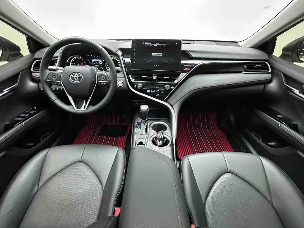 Toyota Camry 2023 2.0G Luxury