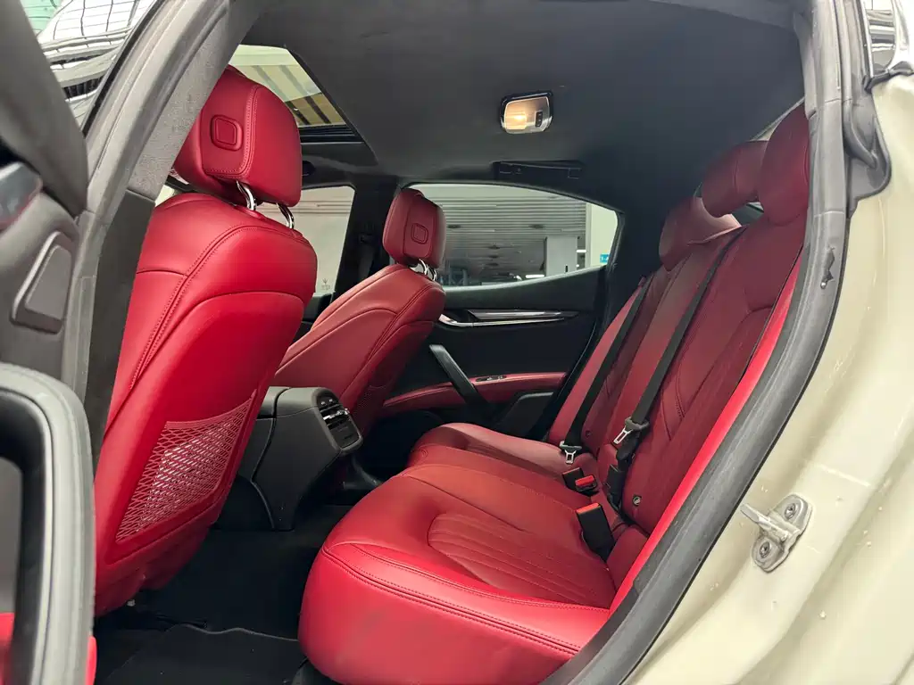 Maserati Ghibli — миниатюра 13