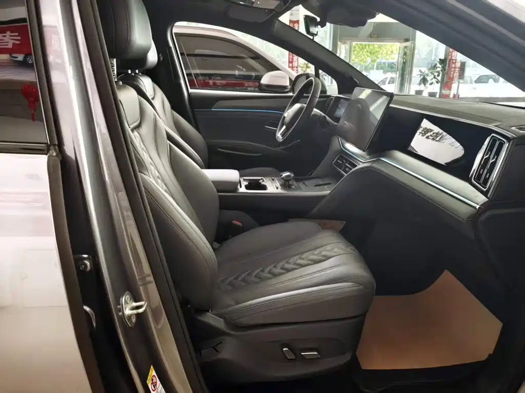 BYD L DM-i — миниатюра 25