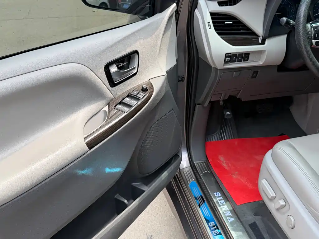 Toyota Sienna 2019 3.5L