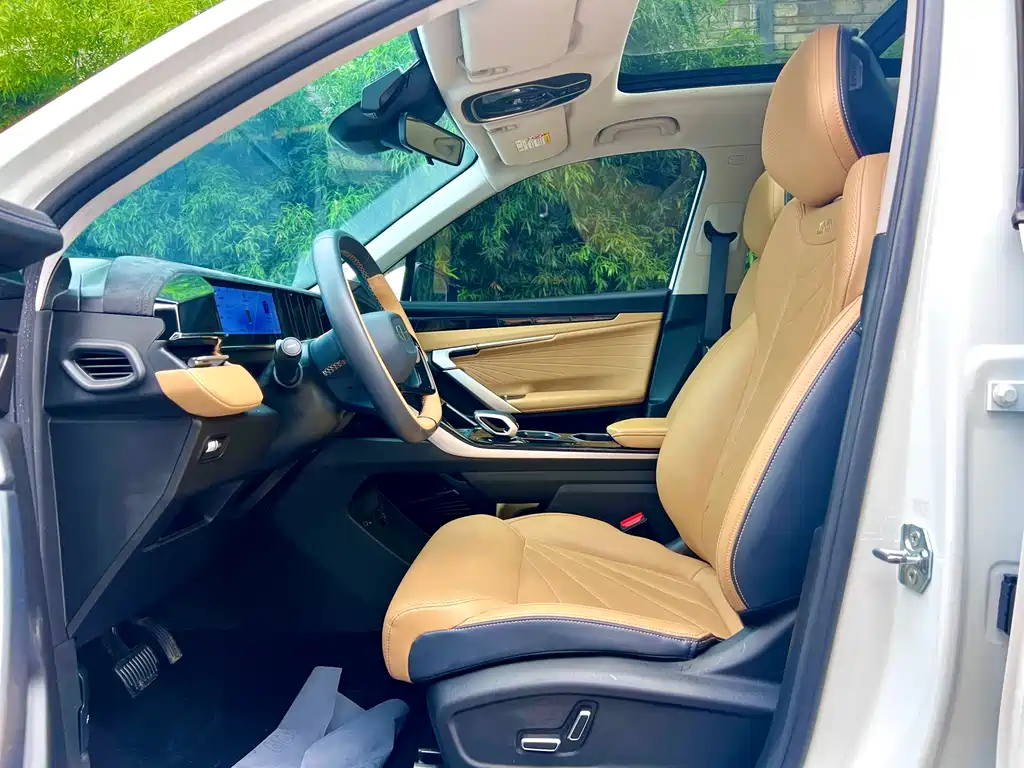 Geely Boyue L — миниатюра 10