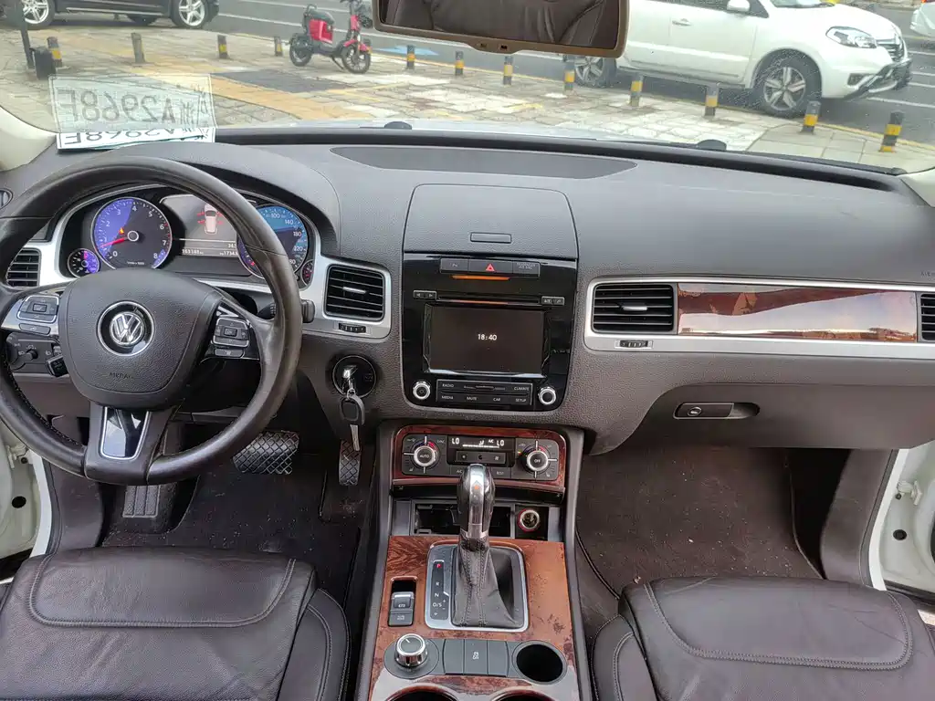 Volkswagen Touareg — миниатюра 12